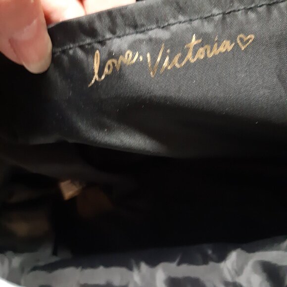Victoria's Secret Large Gray zip up bag - Picture 11 of 14